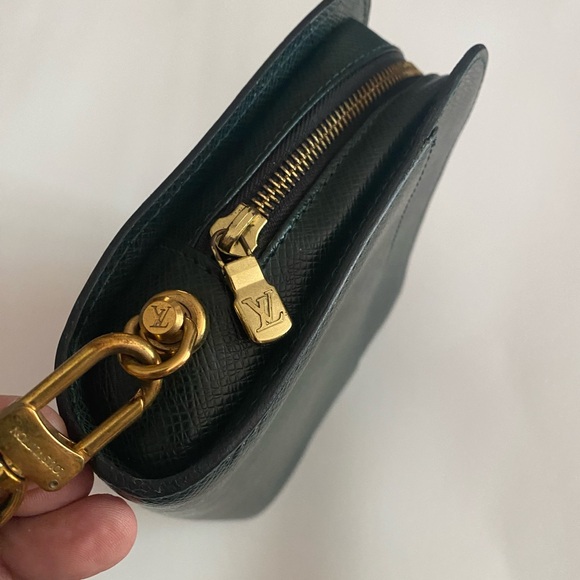 Authentic Louis Vuitton Taiga Baikal wrislet - Picture 3 of 8